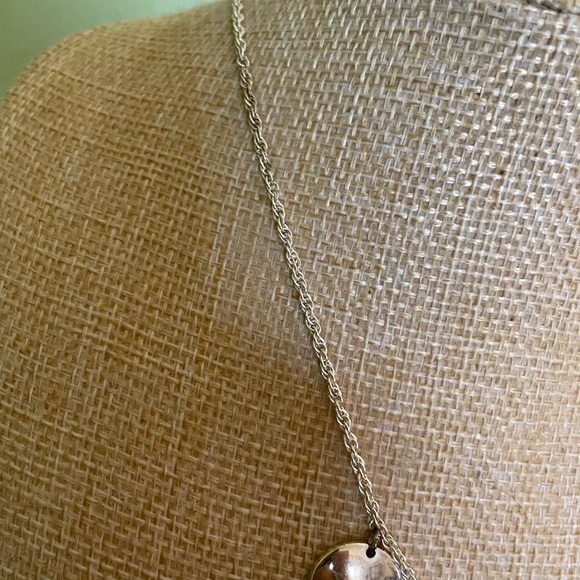 Elegant Silver Necklace with Circular Pendants - Picture 7 of 8